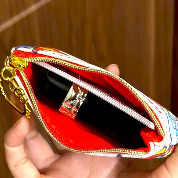 Hello Kitty Vintage style Coin Purse Faux Leather Zippered Organizer NWT - Picture 4 of 6